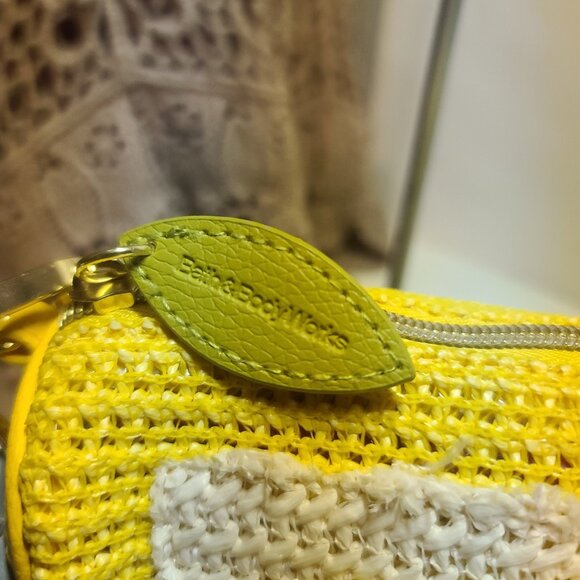 Bath & Body Works Zip-Up Lemon Slice Small Bag Wristlet Makeup Bag NWT - Picture 2 of 11